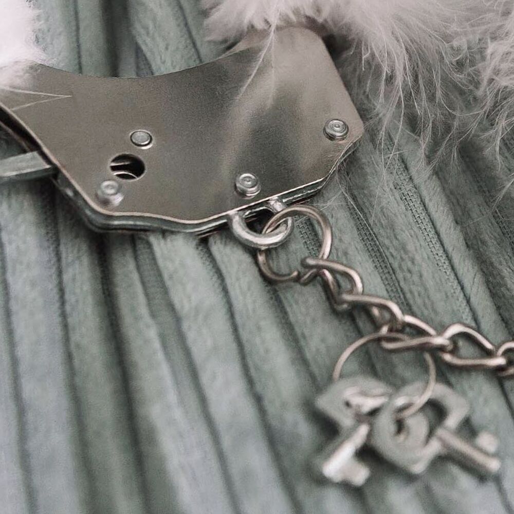 Наручники металеві Adrien Lastic Handcuffs з чорним