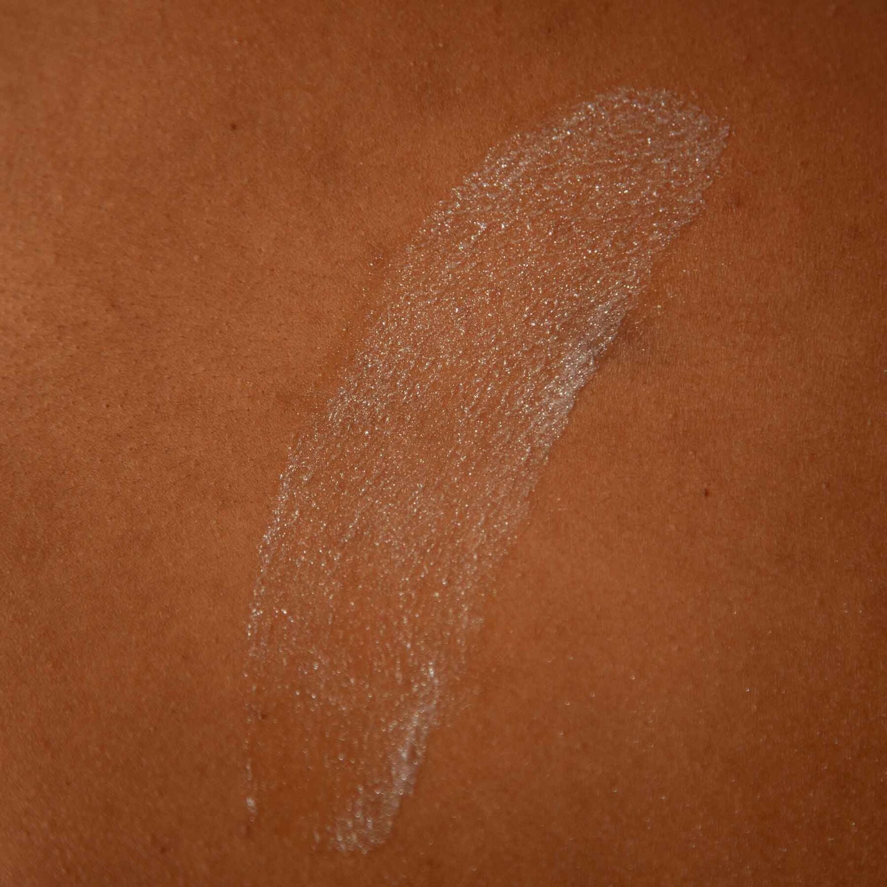 Bijoux Indiscrets Slow Sex Hair and skin shimmer