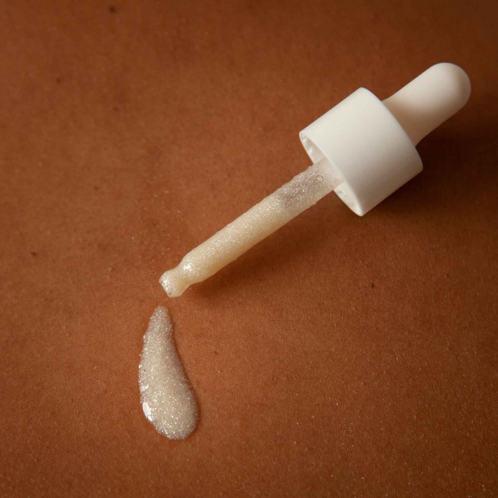 Bijoux Indiscrets Slow Sex Hair and skin shimmer
