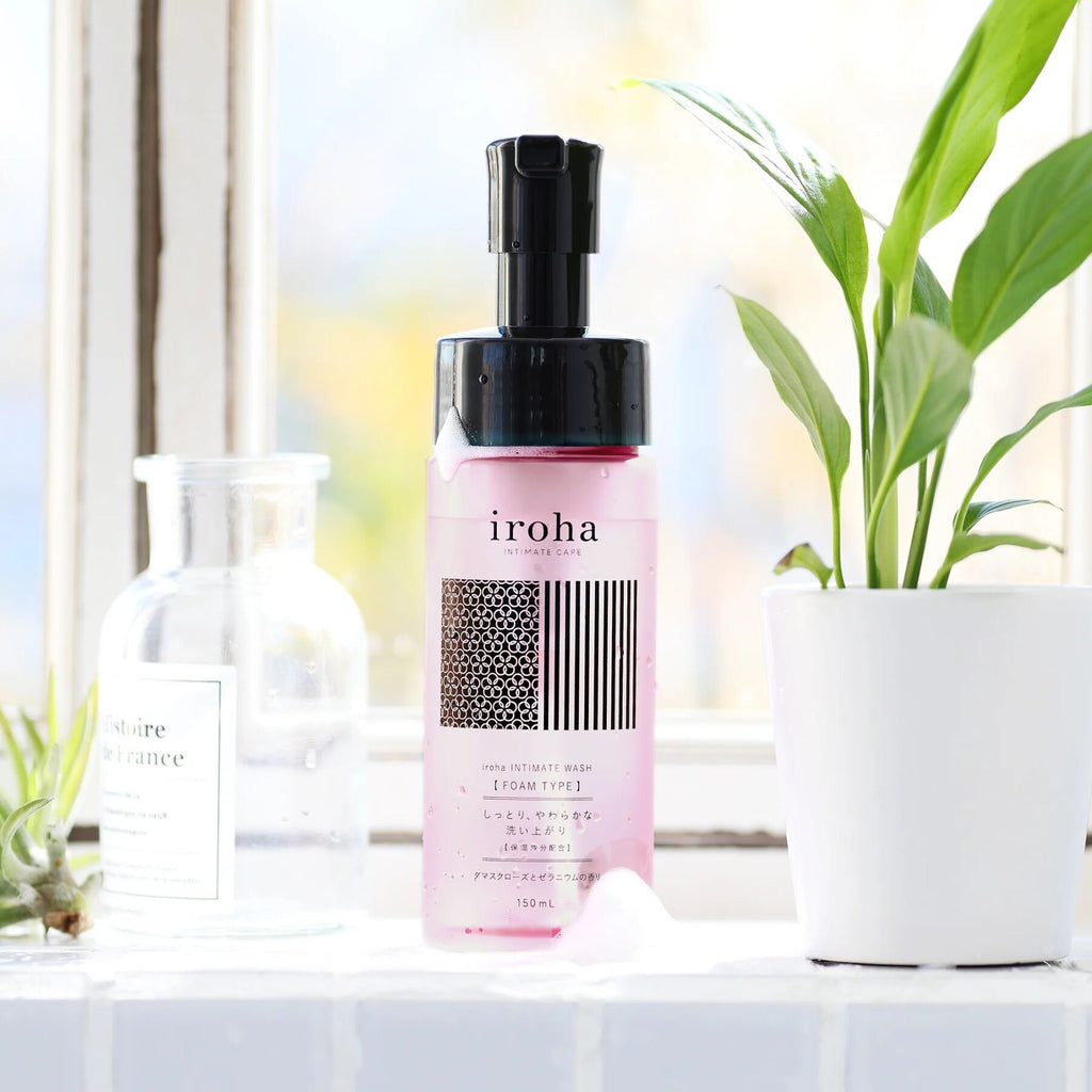 Піна для інтимного догляду Iroha Intimate Wash Foam Type Damask Rose and Geranium